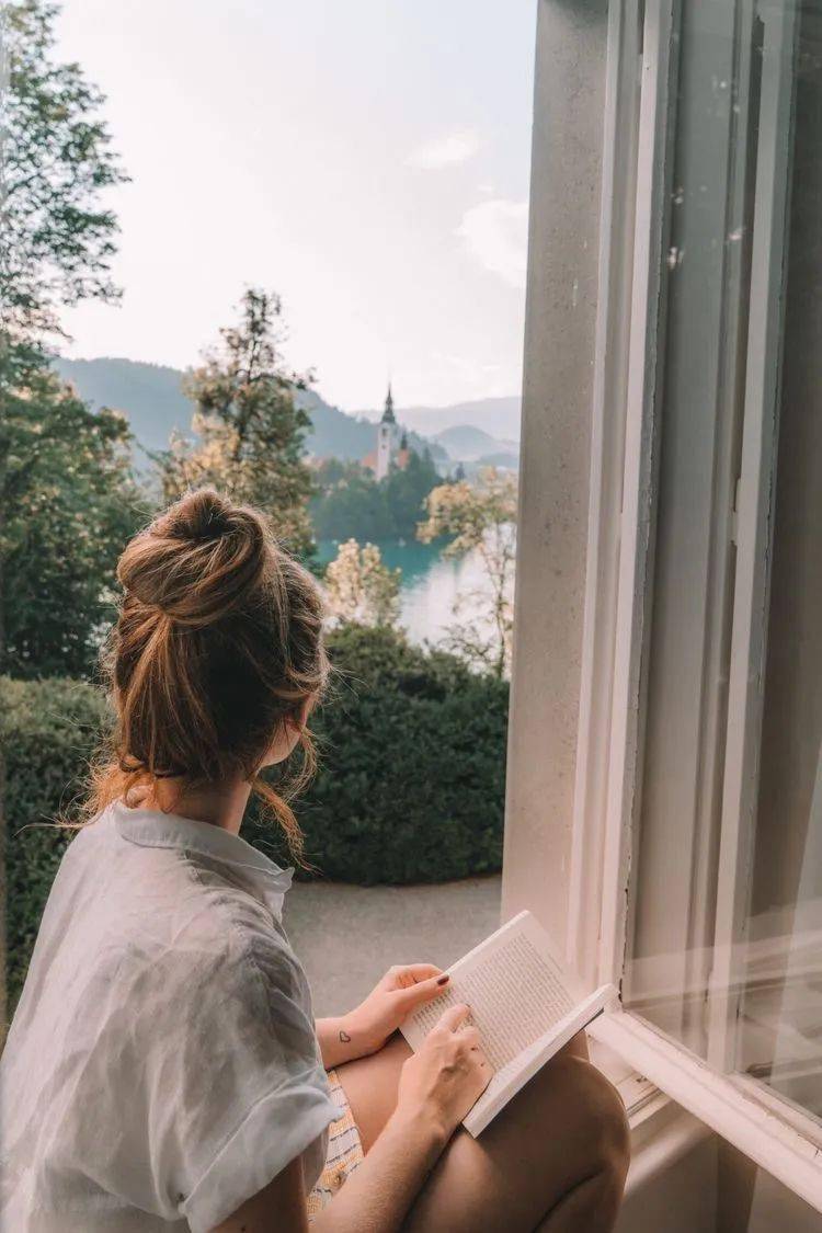 书香气质,是对女人最高级的赞美_女生