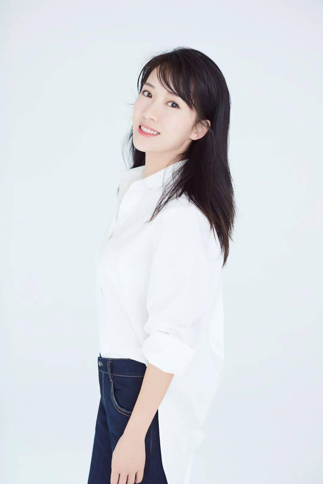 【诗意栖居】你想要的生活,是热爱当下的每一秒 |「为你读诗」_李念