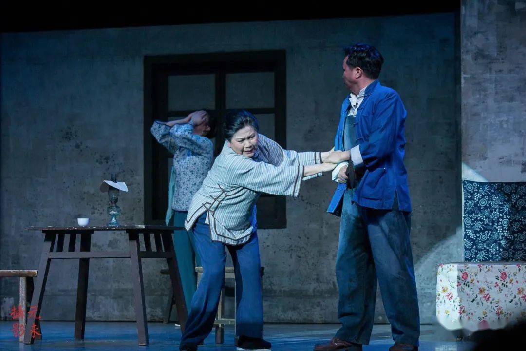 第五场周公馆客厅谢 幕(完)乐上山明 2021年第8期只看一次《雷雨》,就