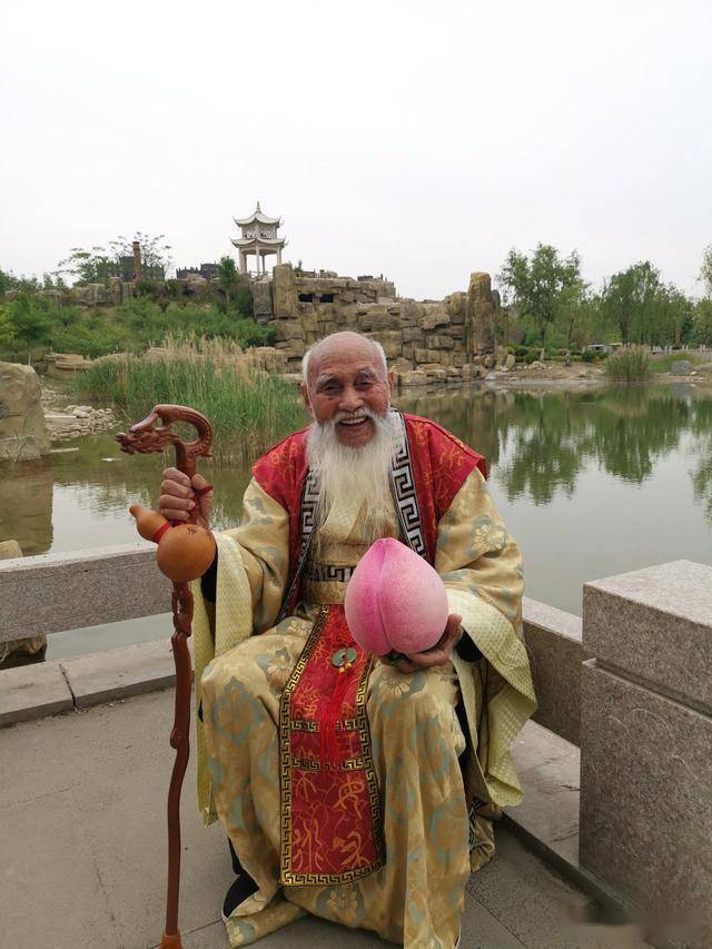 全网羡慕的106岁老寿星来自长寿之乡单县五世同堂家族近200人