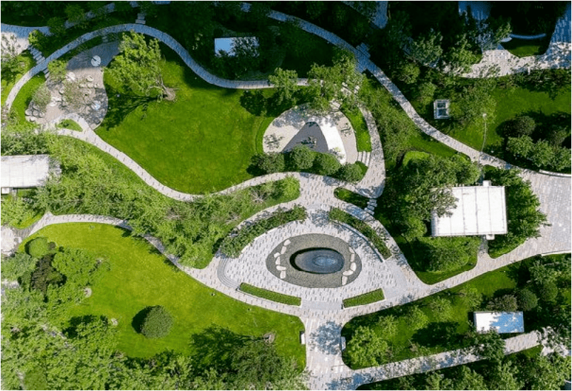 與臺地公園為鄰,讓歸家成為一種樂趣花影壓重門,疏影