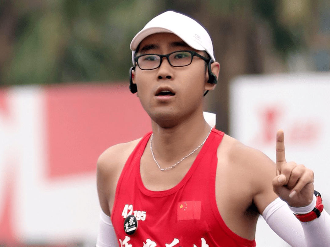 半马215 兔子名单@ 吴楠电话:1868****000@ 程卫电话:1399****707@ 武