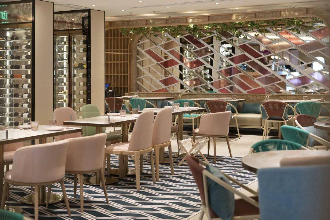 ladynara来自泰国曼谷的梦幻粉红餐厅