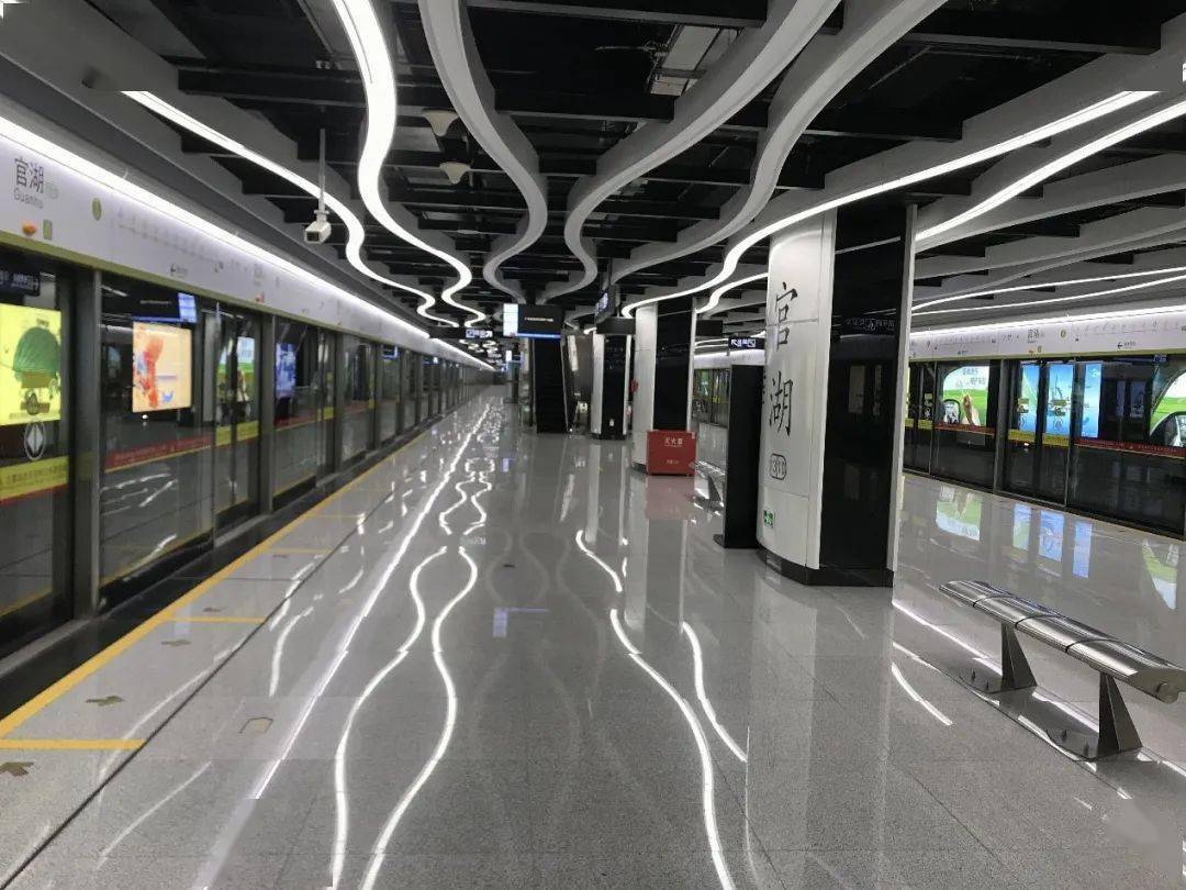 轨道公司承建的广州地铁十三号线10标土建工程,包括官湖站,站前明挖段