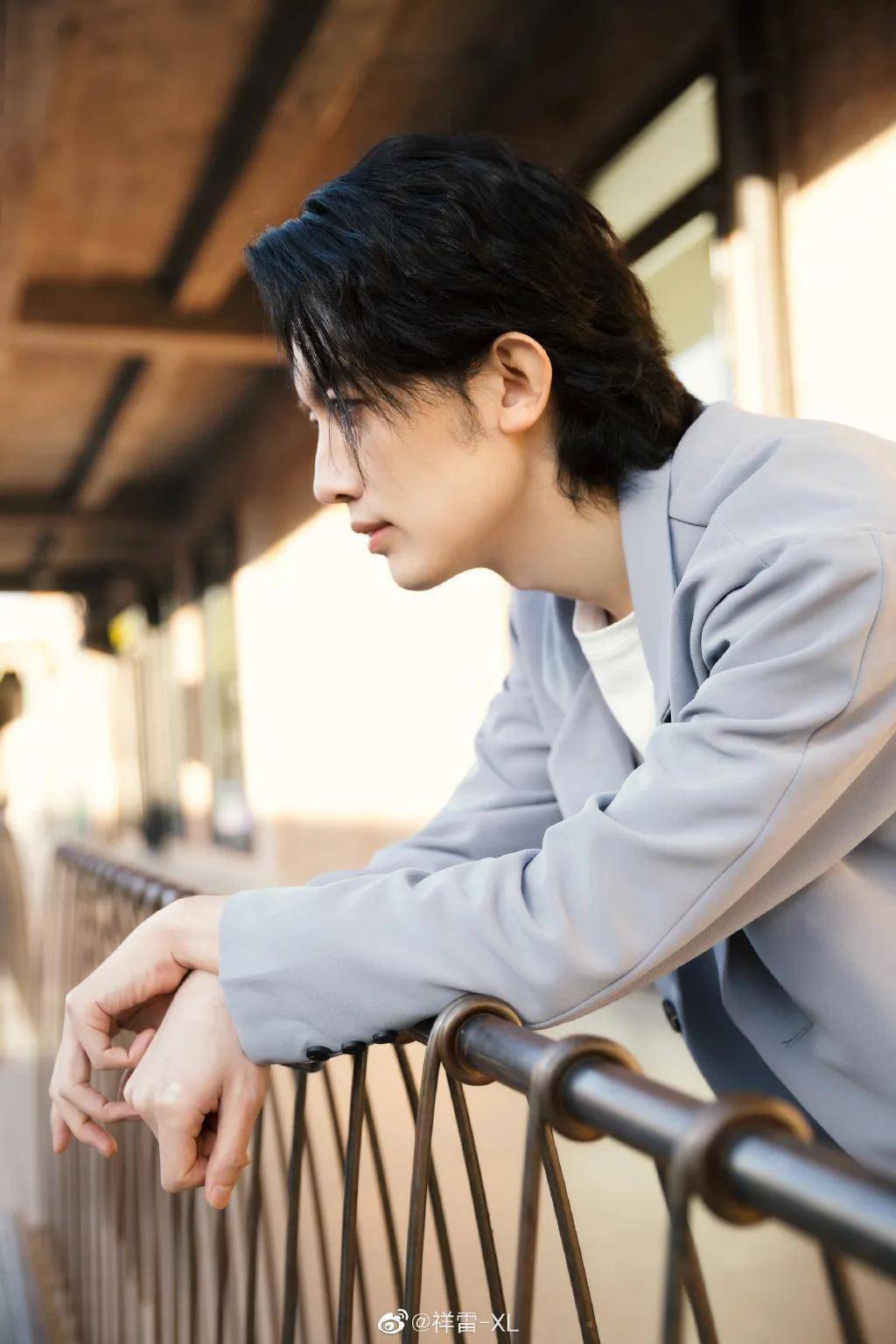 清华美院男神被称彩铅界冷军快看他笔下的仙女画活了