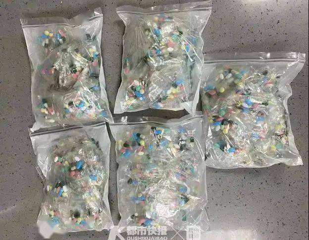 浙江省诸暨市公安局以贩卖毒品罪向当地检方移送起诉涉案的9名微商
