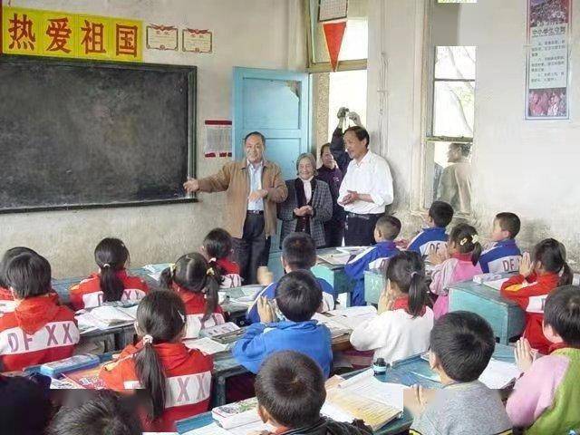 楷模专访丨夏森 扶贫先扶教不让孩子在教育上吃苦 老人