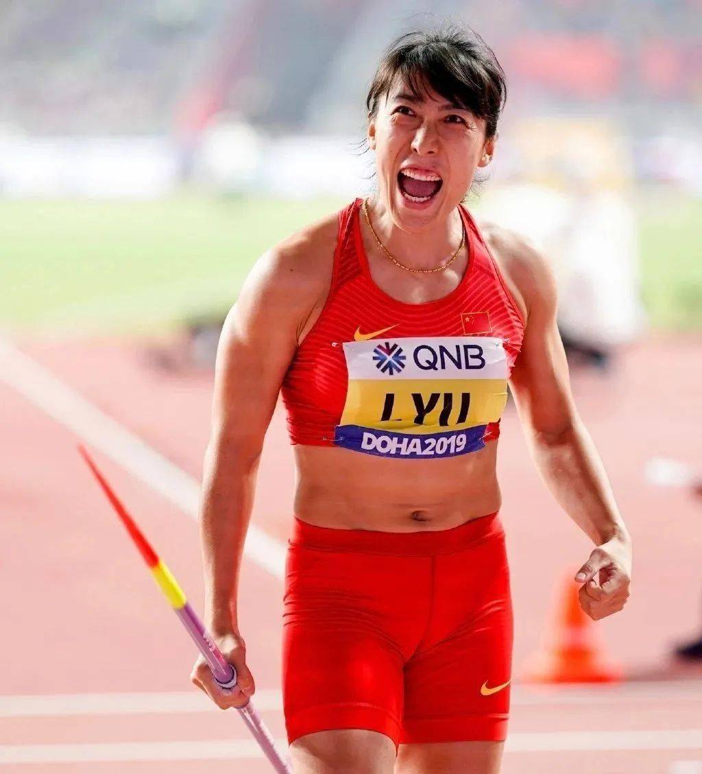 67强忍伤痛征战赛场她们是乘风破浪的体育人