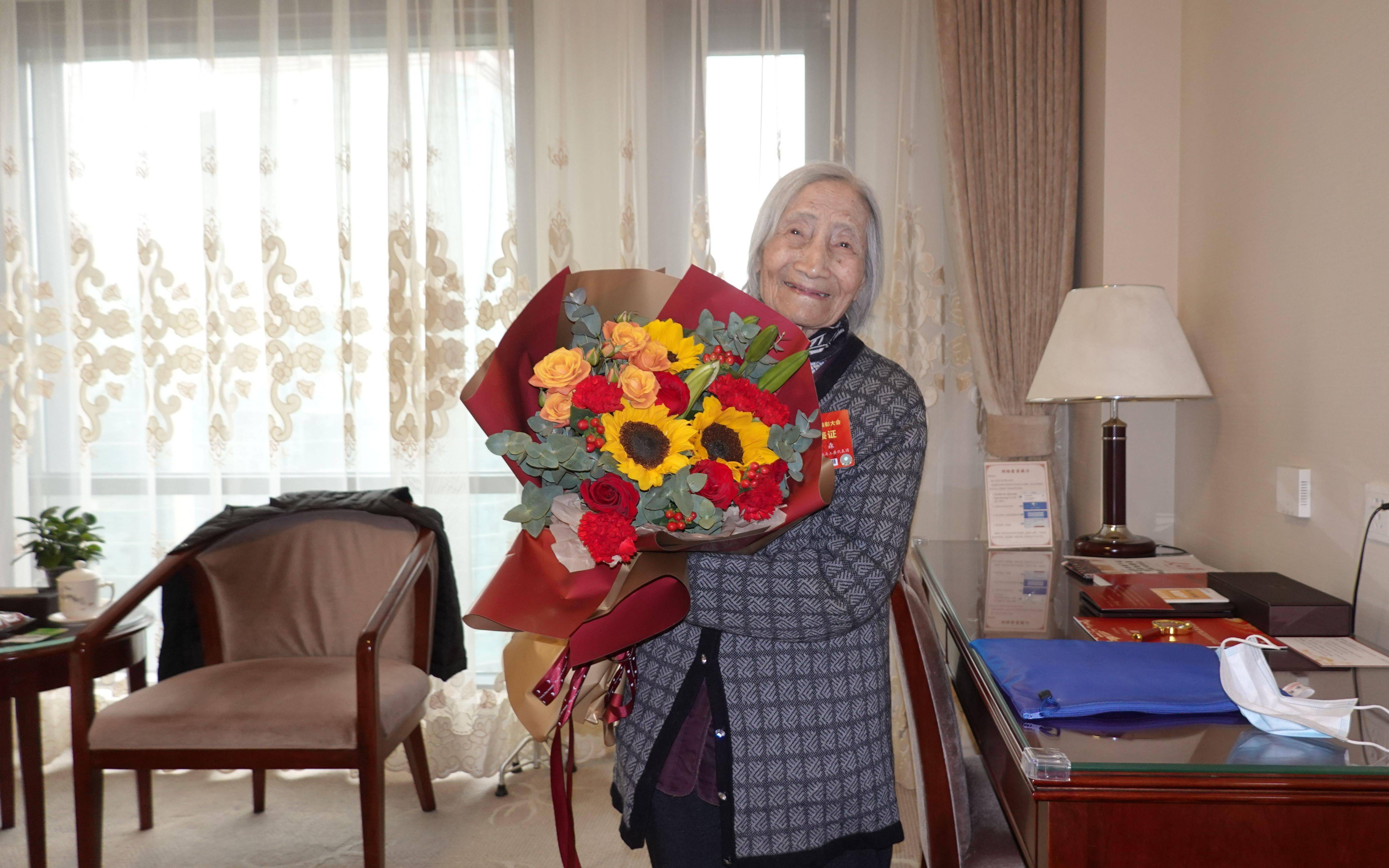 楷模专访丨夏森 扶贫先扶教不让孩子在教育上吃苦 老人