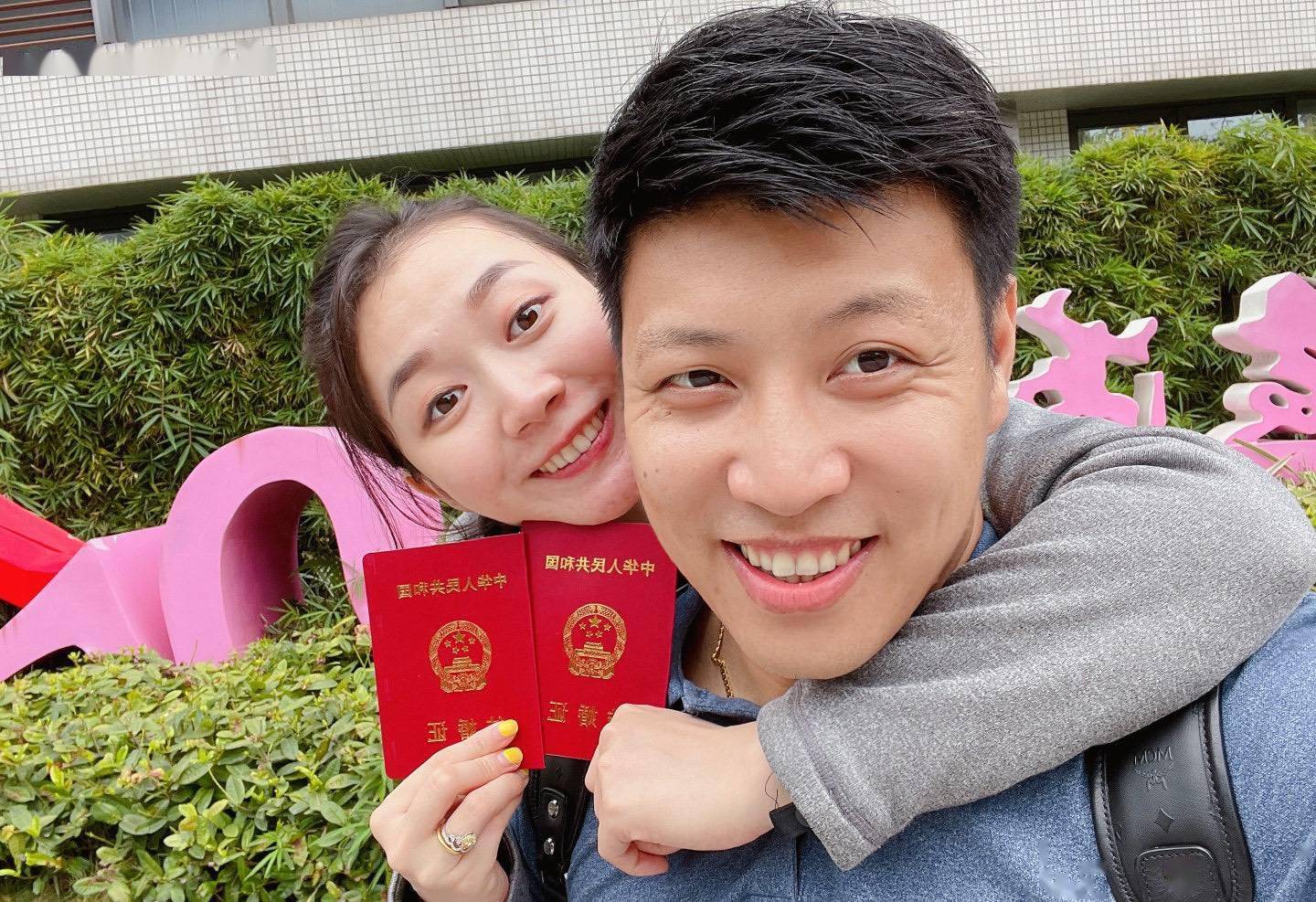 喜讯!28岁奥运冠军结婚,晒幸福合照,08黄金一代结婚第一人