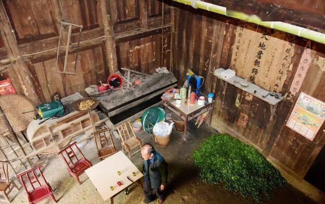 中国最"土豪"的贫困户,房子都是金丝楠木建造的!_老屋