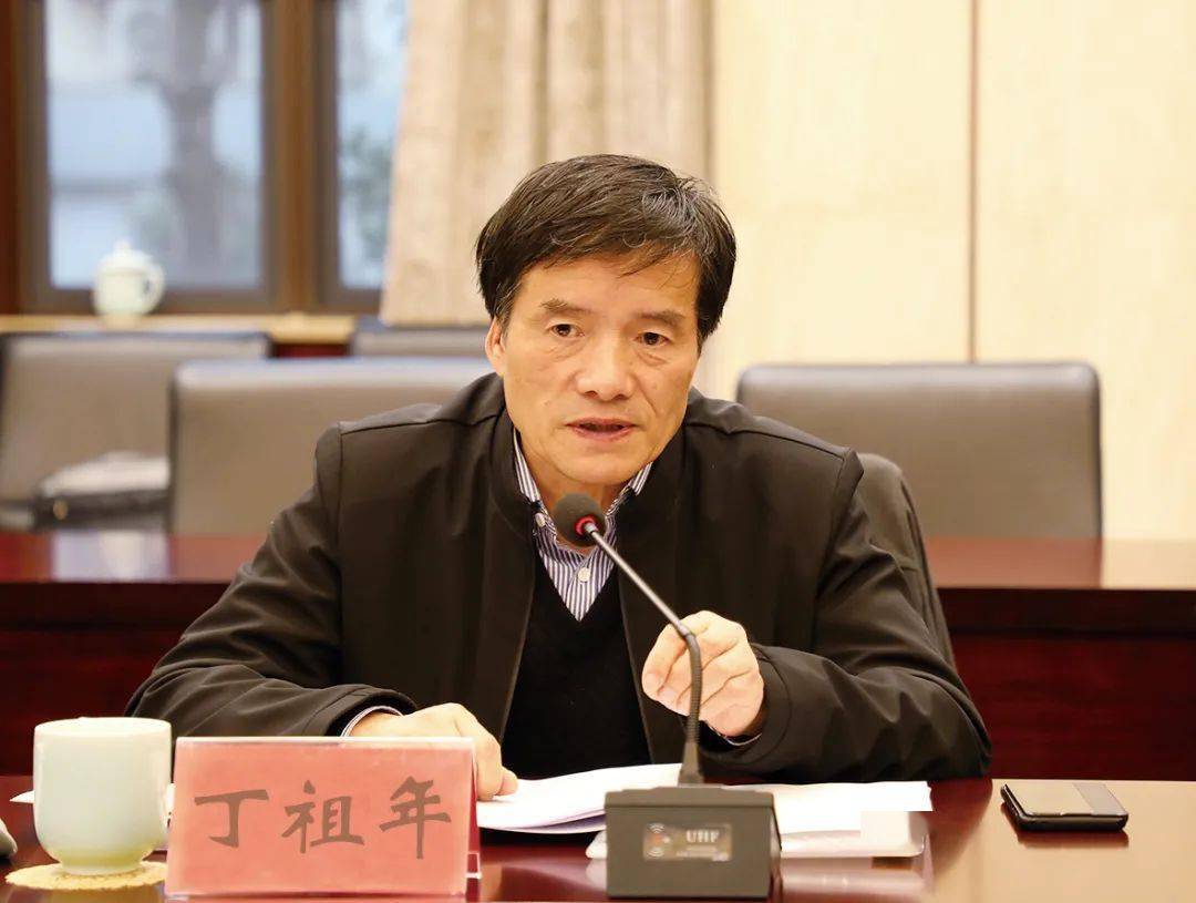 省人大常委会委员,农业与农村委员会主任委员徐鸣华一行到省农业农村