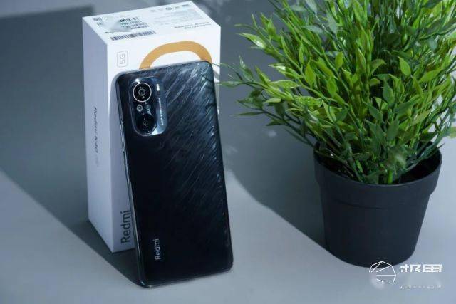 旗舰|Redmi K40系列体验：顶配硬件水桶机，定价实在是太狠了