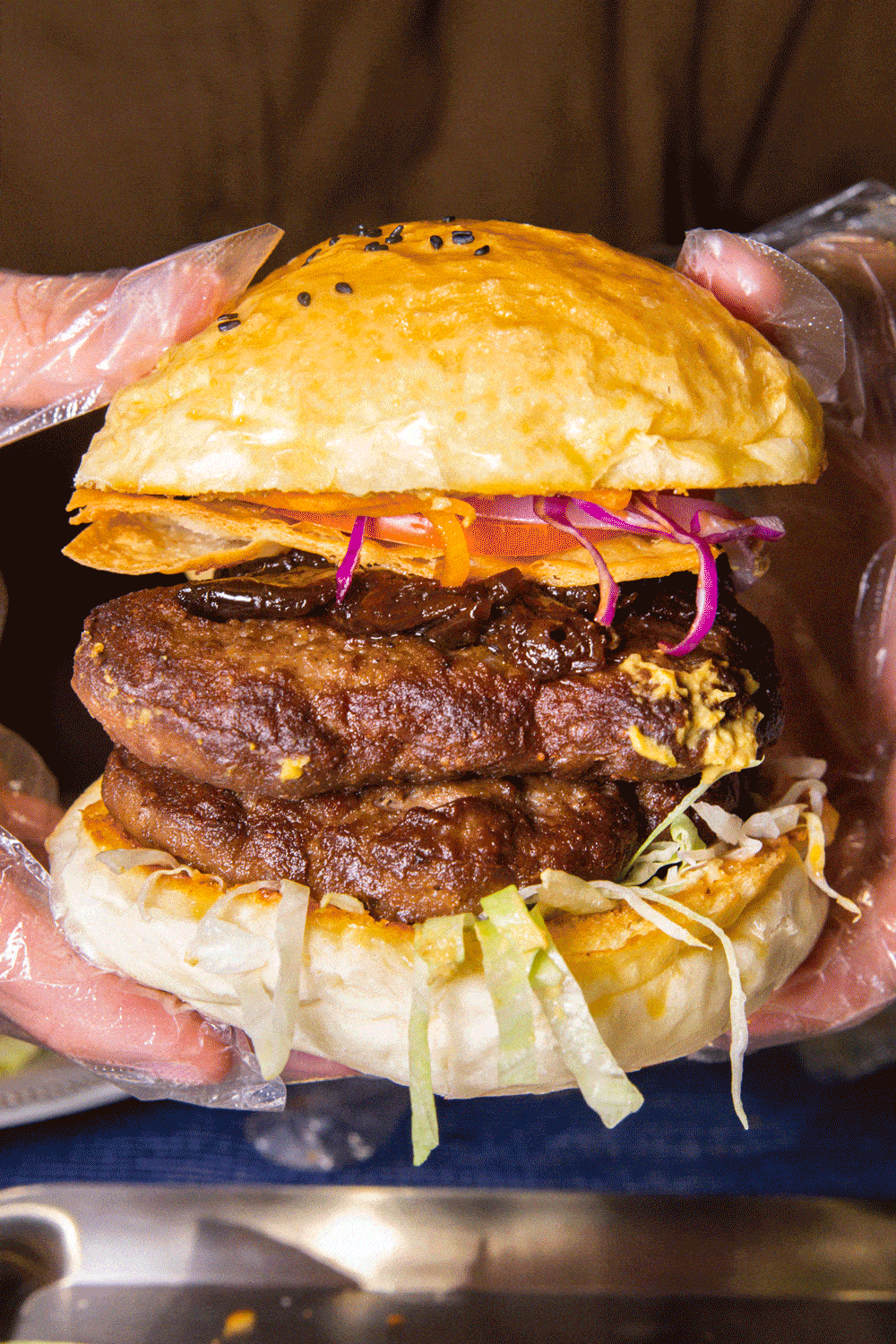 火遍大学城的美式汉堡搬到体育西了到店免费吃汉堡