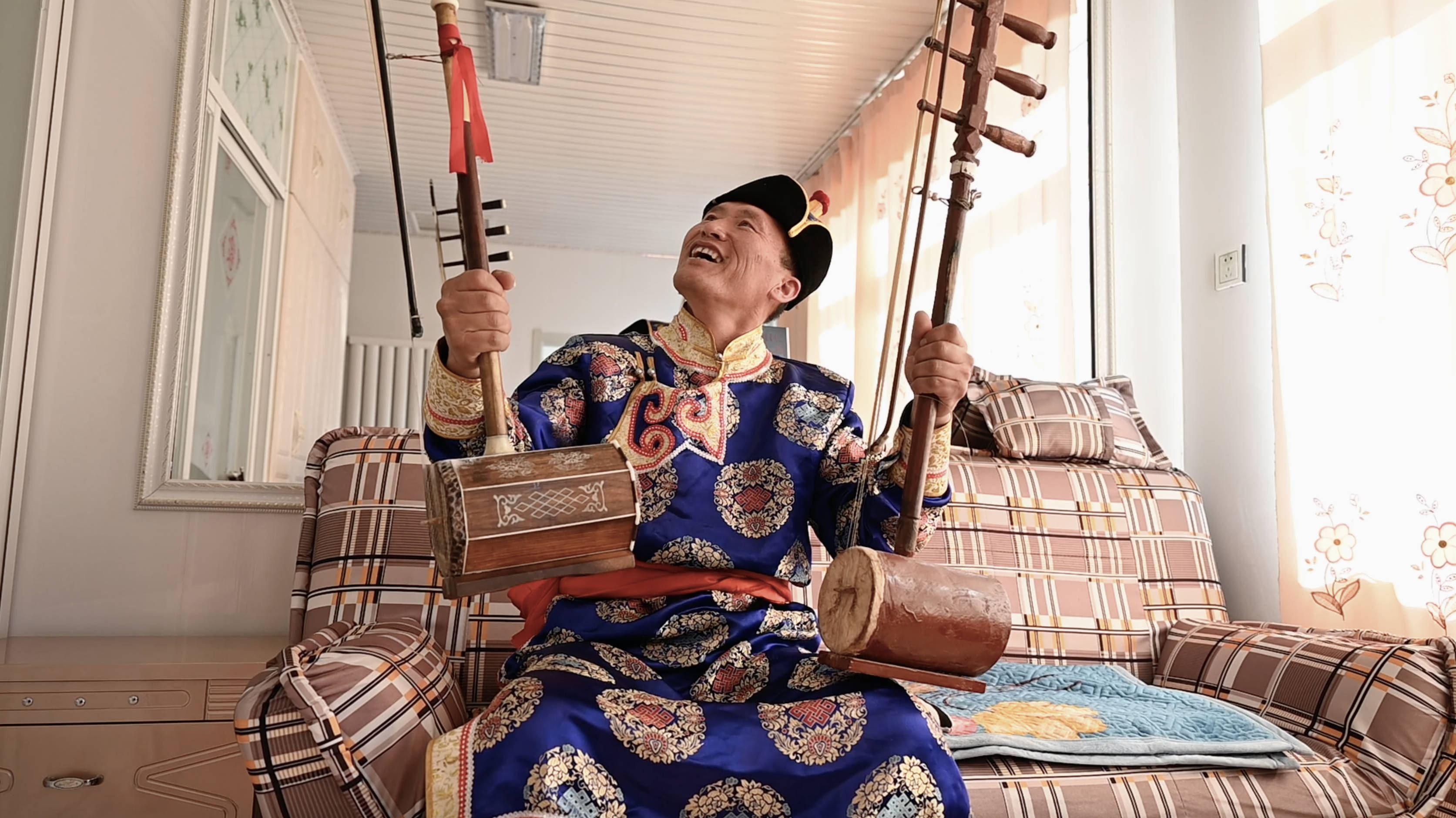 蒙古族传统说唱中的脱贫故事_包莲