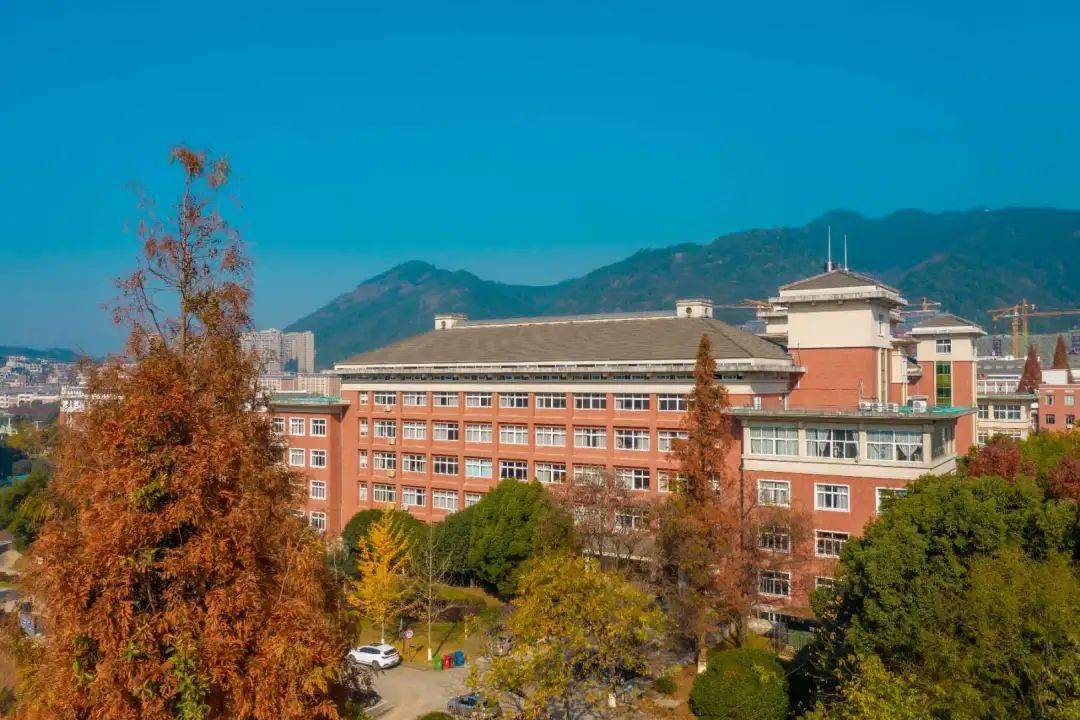 牛气新学期丽职与你不见不散