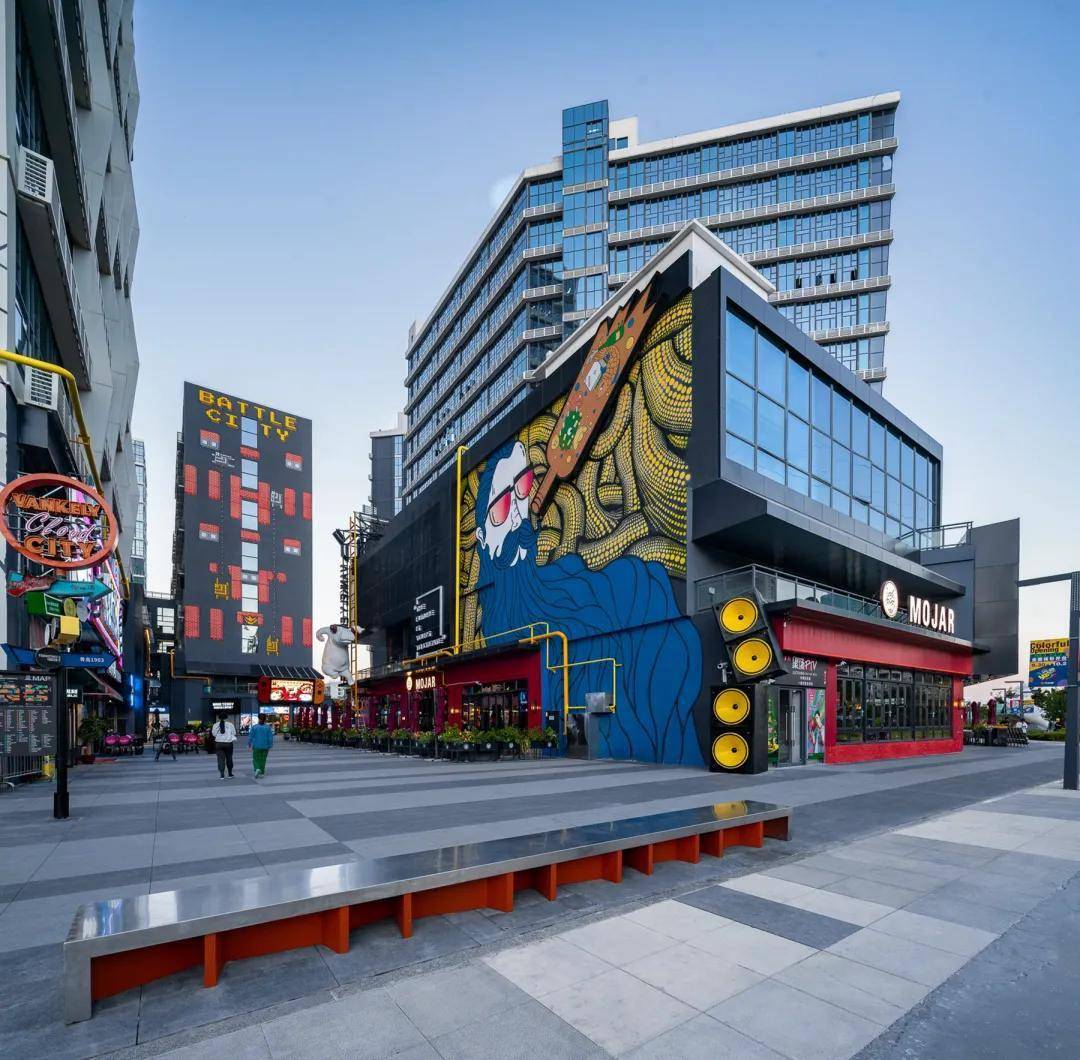 潮流街头风打造未来感十足的网红街区