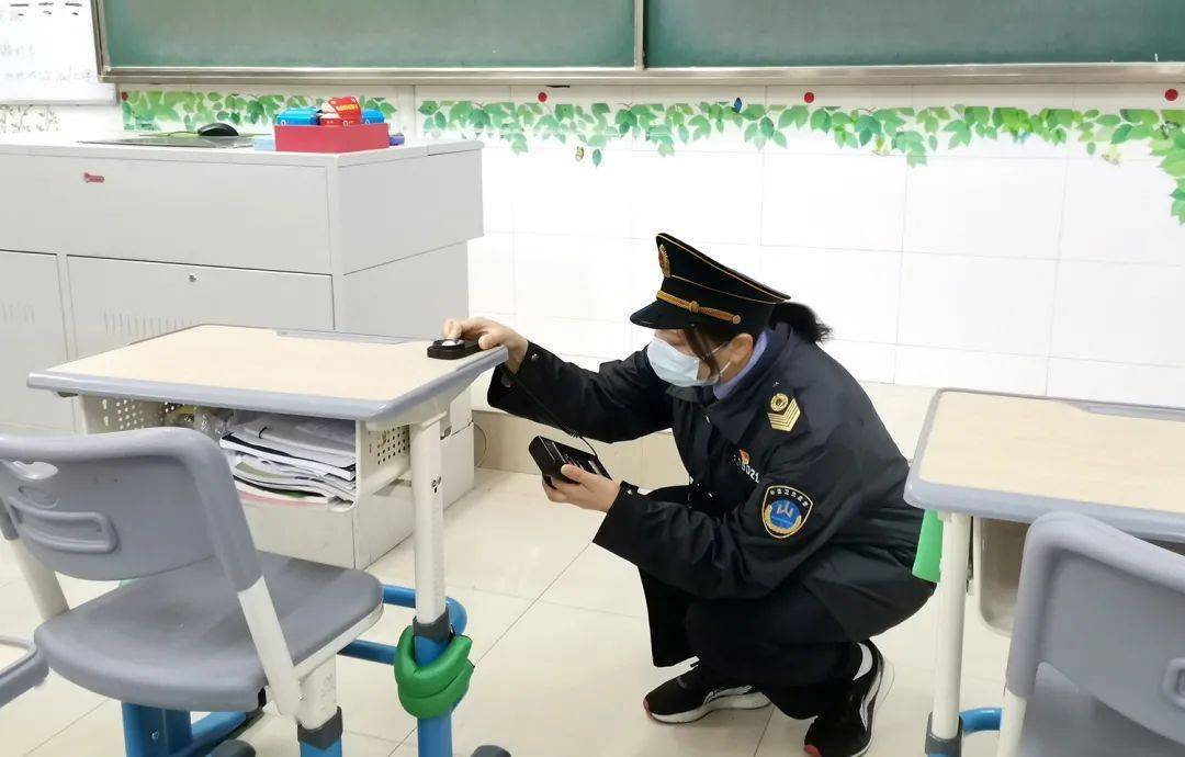 教室人均面积_人均耕地面积图(2)