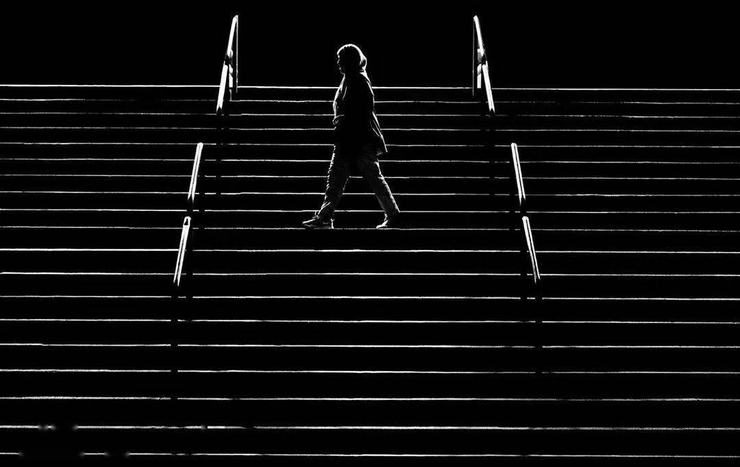 都市生活的孤寂