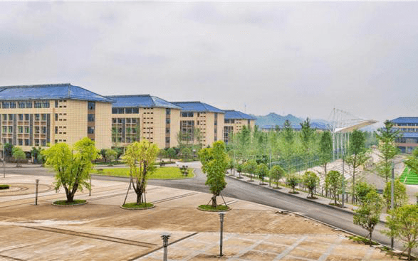 单招院校推荐实力雄厚百所实习基地达州职业技术学院