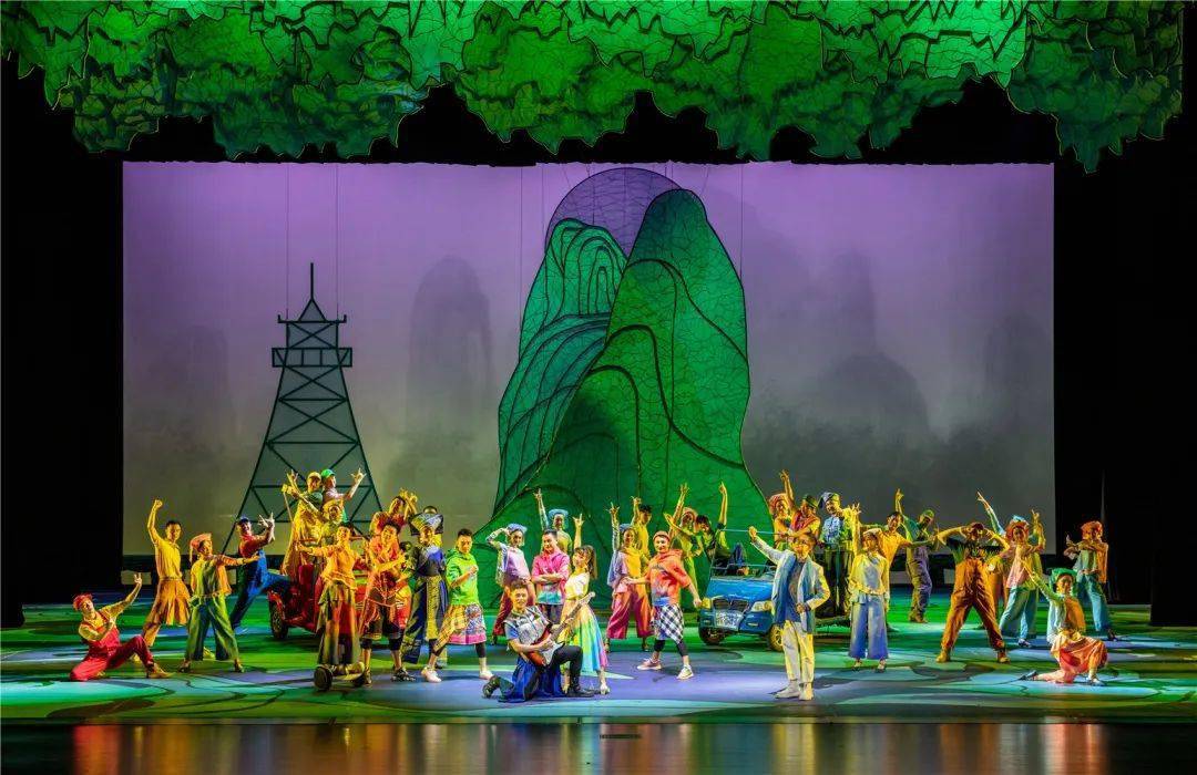 演播时间:2021年3月2日 19:30演出单位:广西壮族自治区戏剧院演出时长