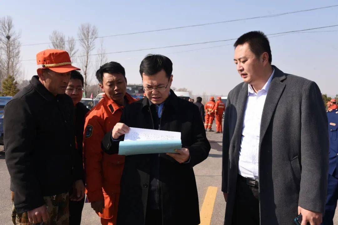 2月26日,县委副书记,代县长谢云深入大白登镇,下深井乡,王官屯镇,实地