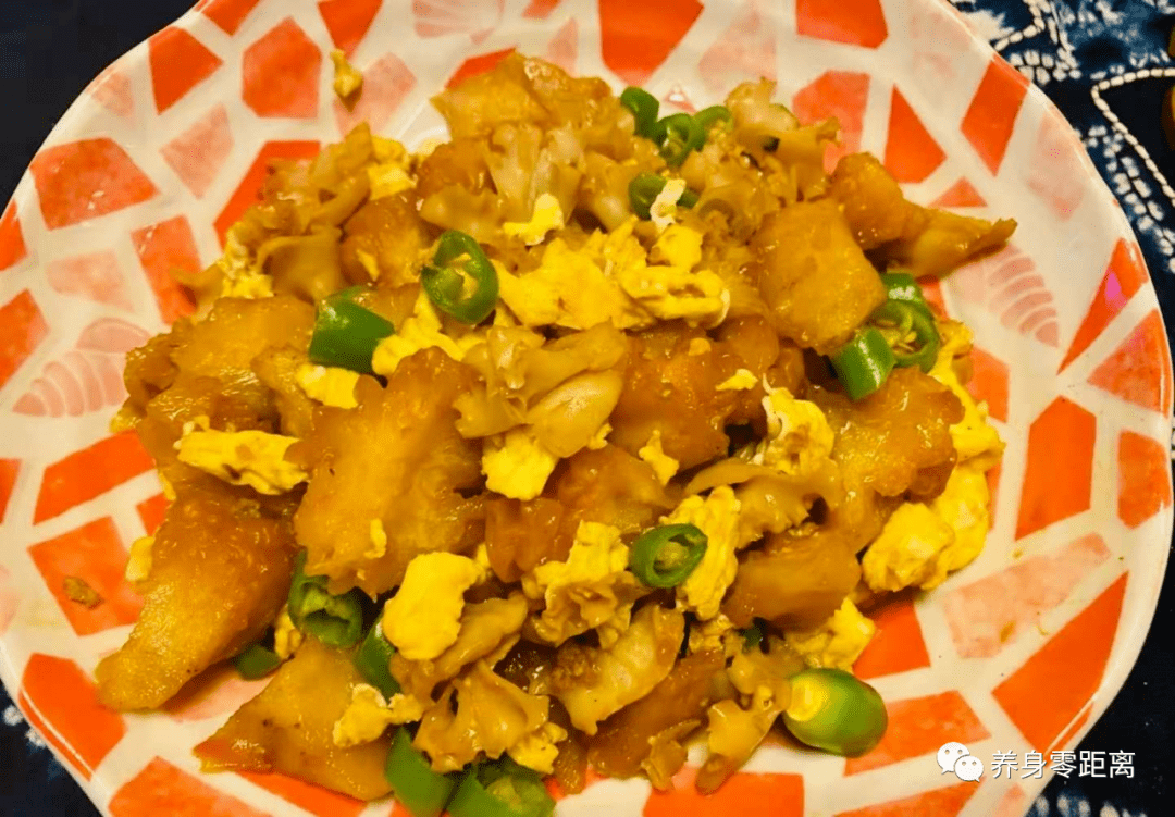 银耳怎么吃才有营养价值 4e9c6b30469f49c58fdab25d7fe3ce80.png