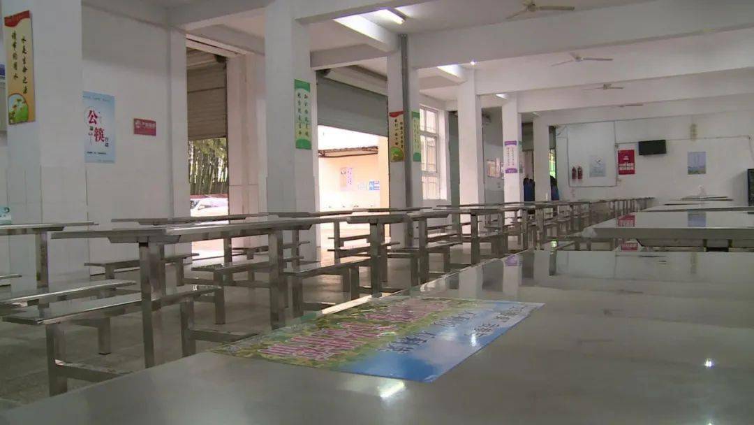 紧抓校园安全校园卫生等后勤保障工作宣城市文鼎中学办公室主任张经建