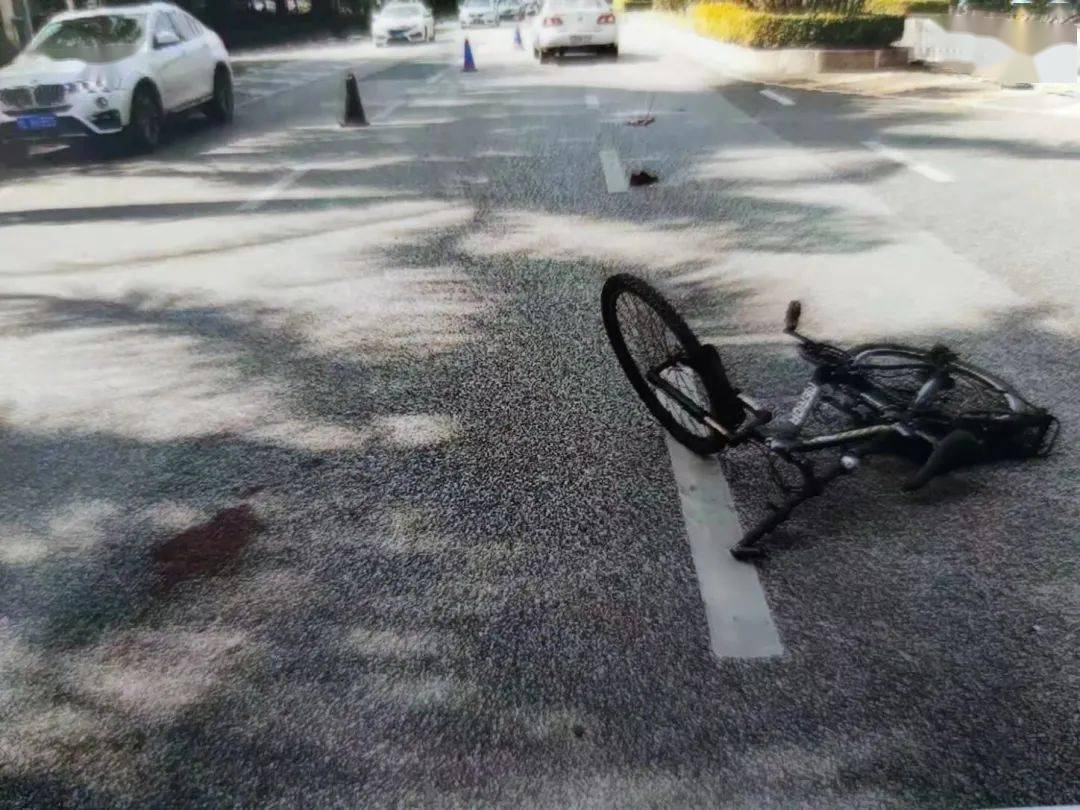 负全责北海男子骑自行车斜穿机动车道车祸身亡