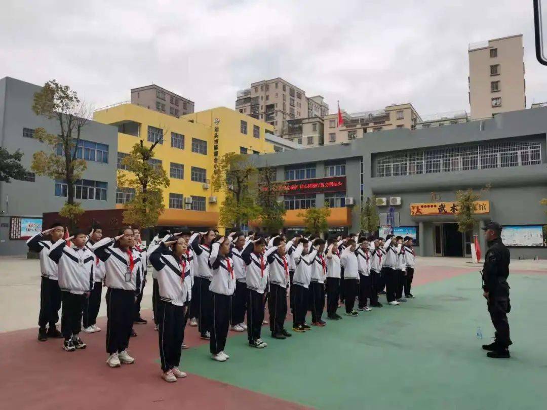 國防教育陳厝合小學開展守愛國初心做榜樣少年國防教育暨軍訓活動