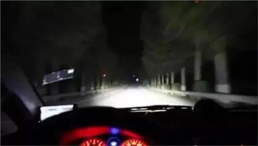 晚上车多的句子 d3ba2a51e29a4717a63f212eb7290602.jpeg