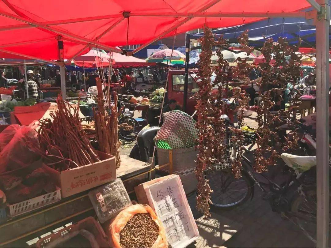 林区小镇市场人间烟火味最抚凡人心