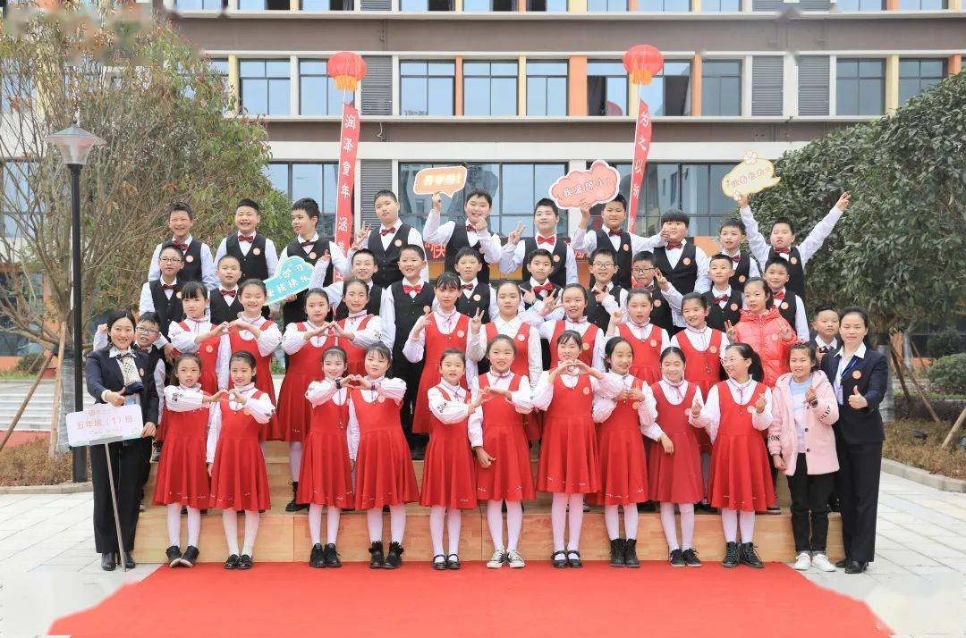 关注重点工程潼南琼江小学开校