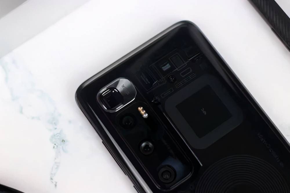 华为mate50完美无缺!首次搭屏下镜头设计,这才是巅峰之作_小米