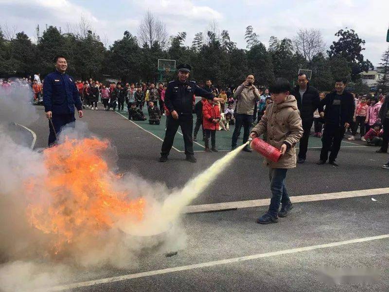 全面築牢校園安全