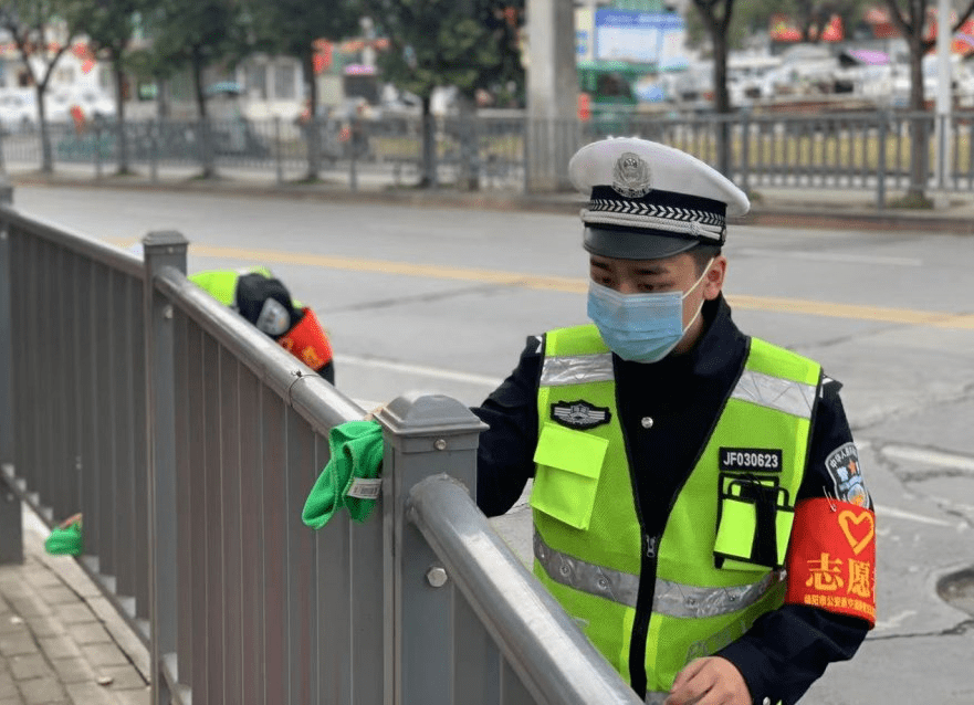 绵阳交警图片