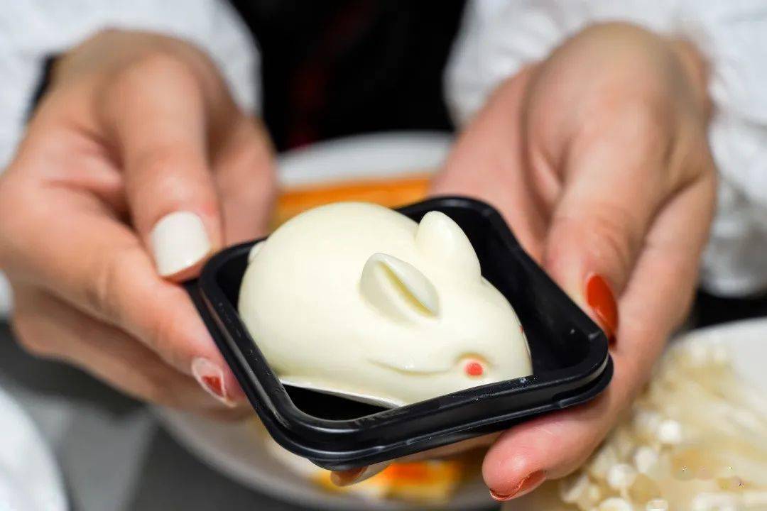 海底捞开到戴梦得5楼啦趁知道的人不多赶紧冲