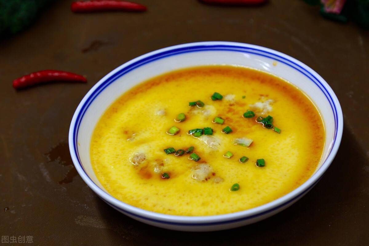 蒸鸡蛋羹,只需要牢记比例和时间,就可以蒸出不输布丁的滑嫩