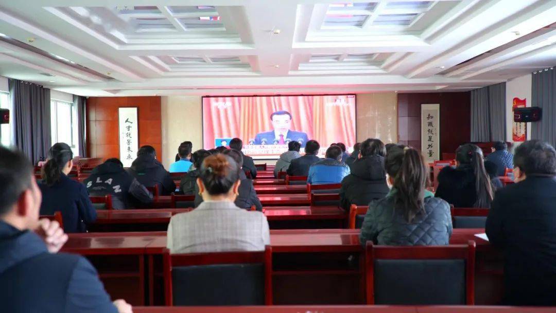 赤峰2021年gdp_2000年赤峰火车站(3)