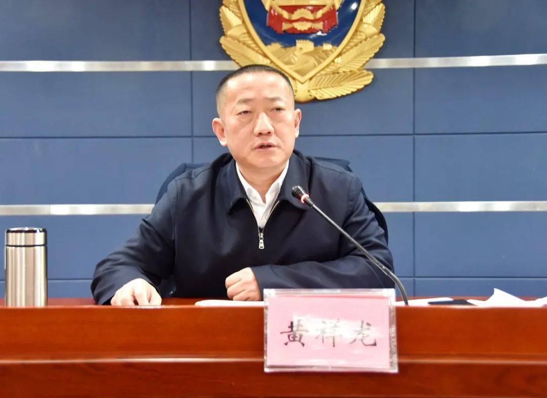 开整以为人民服务作为第一中心