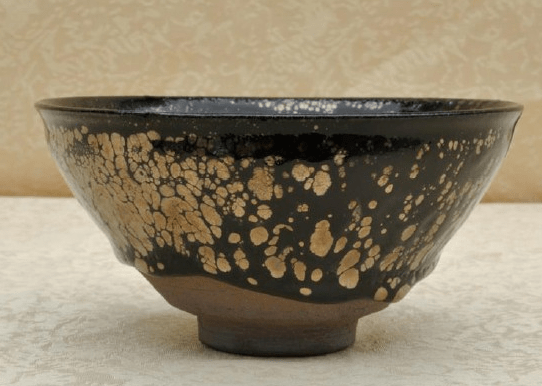 此外,黄美金的徒弟陈祥松,詹彦福,叶诗明烧制的建盏精品,也作为礼品