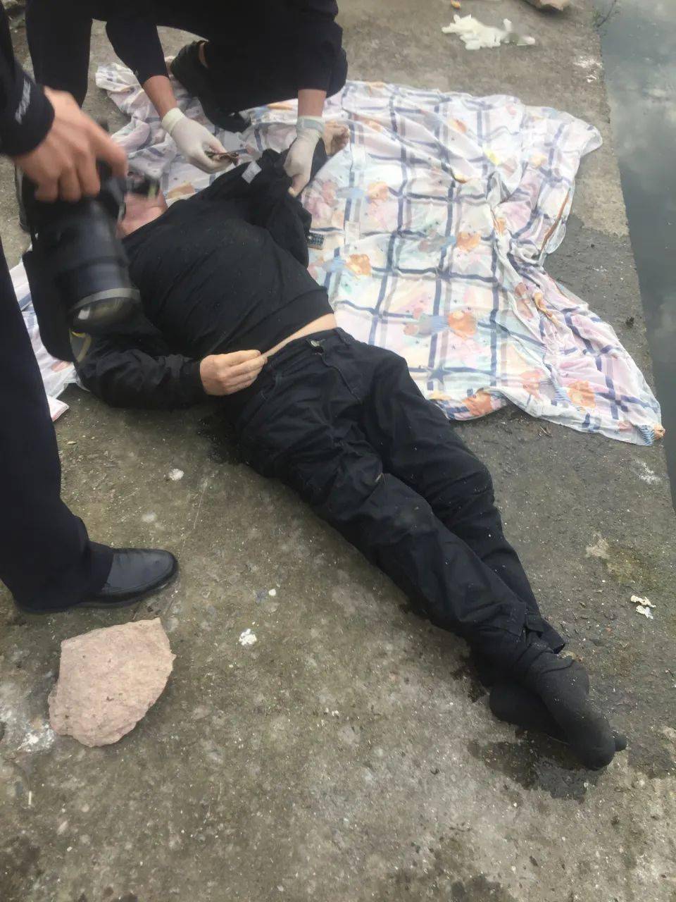 温州一人水坝溺亡_男子