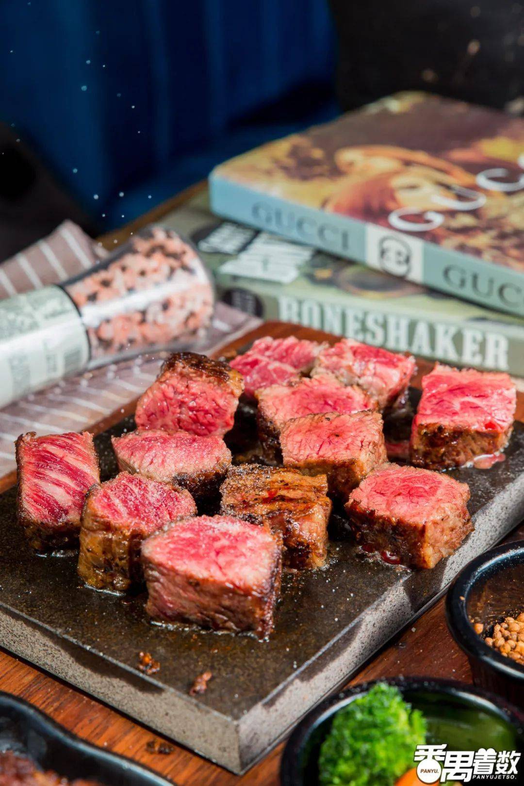 贝克石烧专宠女神月全场牛扒1元多一份