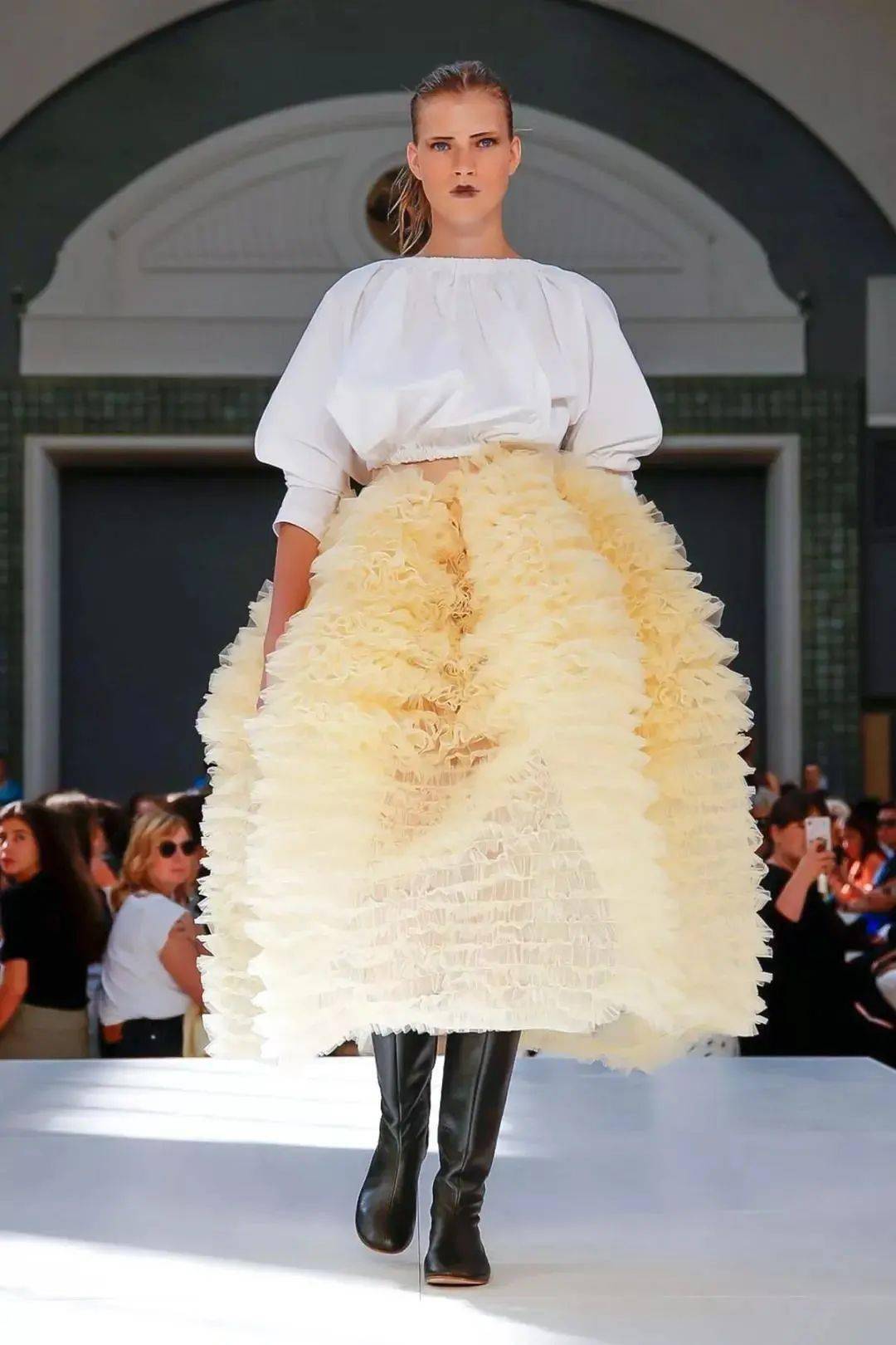 molly goddard 穿纱裙的酷girl可咸可甜惹人爱tulle tulle界的不二