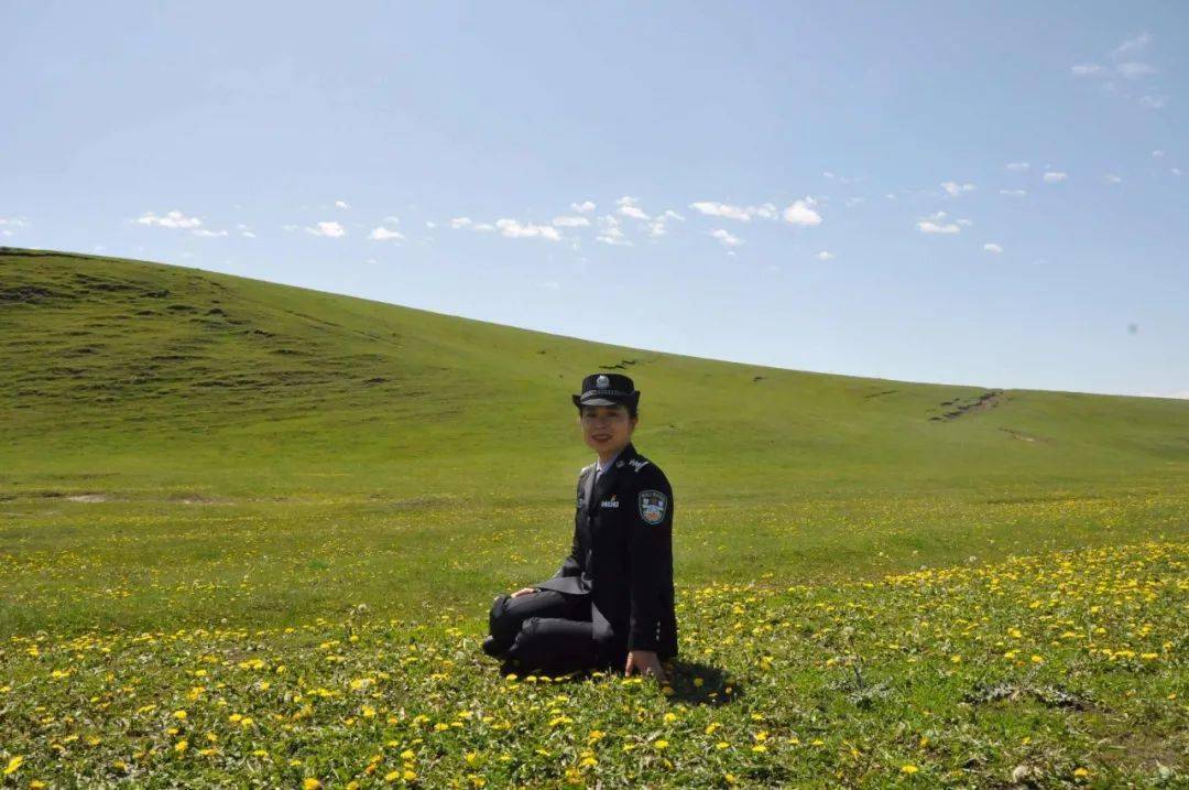 女警特辑李倩格登山下的巾帼卫士
