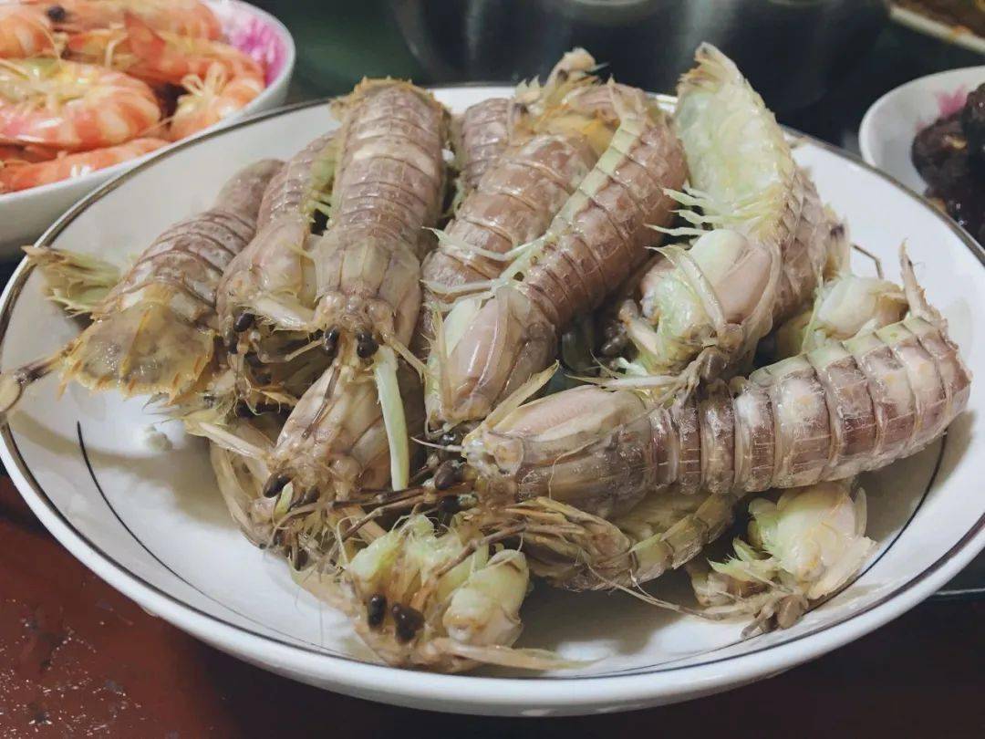 地。而早春的c位非皮皮虾莫属,这也是皮皮虾们一年中最为肥美的时候。