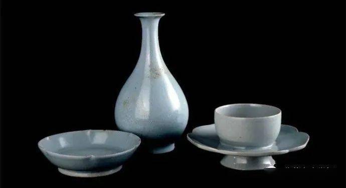 赶紧看看：唯一，一件完整天蓝釉的北宋汝窑天蓝釉刻花鹅颈瓶_搜狐网