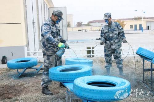 用建筑边角料造“飞机龙八国际app”?兵哥哥的手到底有多