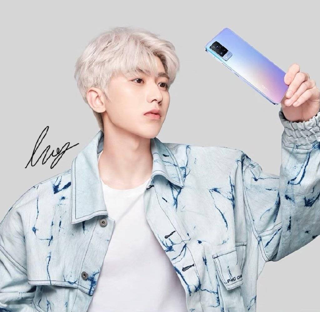 品牌分享蔡徐坤近期广告造型帅气造型释放温柔个性与无畏态度