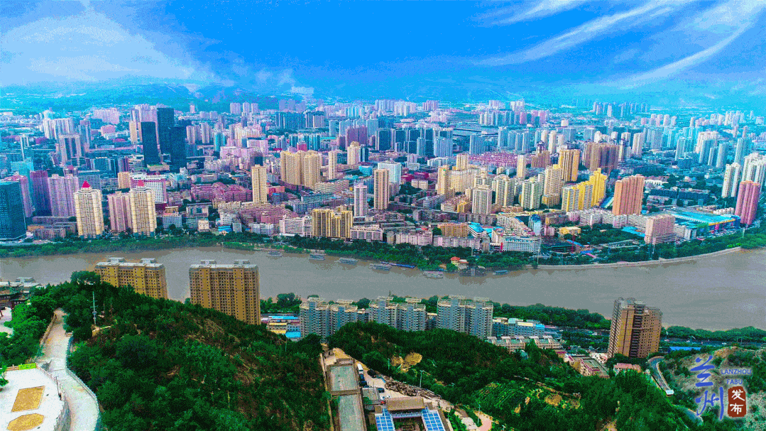 明朗的兰州天际线